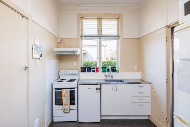 Photo of property in 285 Fitzherbert Avenue, West End, Palmerston North, 4410