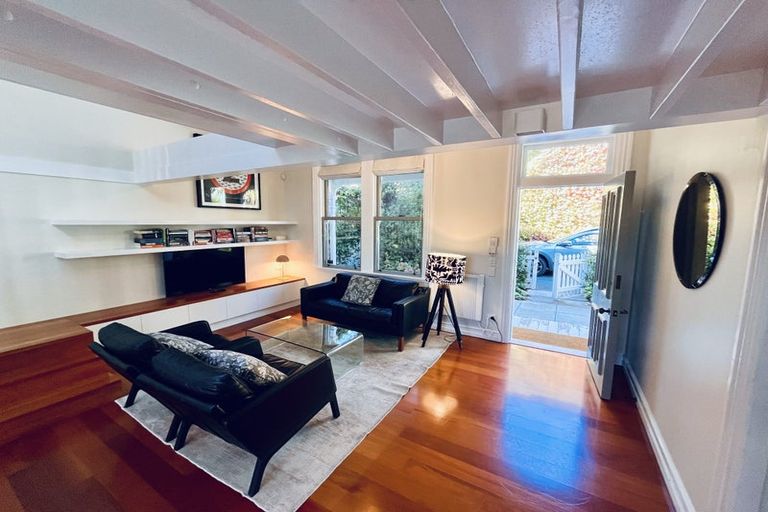 Photo of property in 2 Footscray Avenue, Te Aro, Wellington, 6011