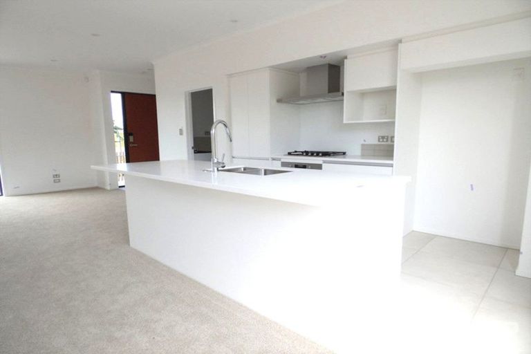 Photo of property in 9/25 Sidney Wallingford Way, Hobsonville, Auckland, 0616