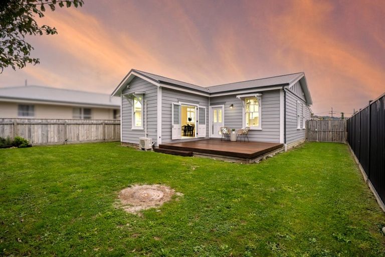 Photo of property in 27a Liverpool Street, Trentham, Upper Hutt, 5018