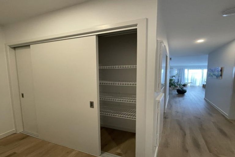 Photo of property in 9/1 Genevieve Lane, Hobsonville, Auckland, 0616