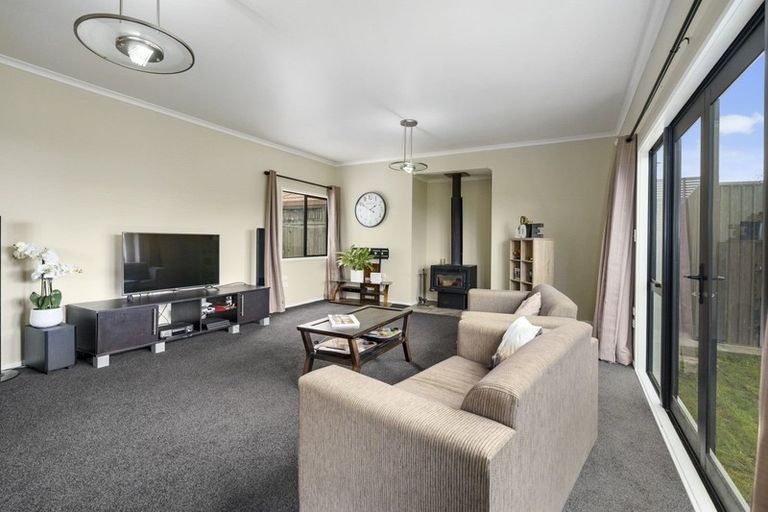 Photo of property in 106 Pacific Drive, Fitzherbert, Palmerston North, 4410