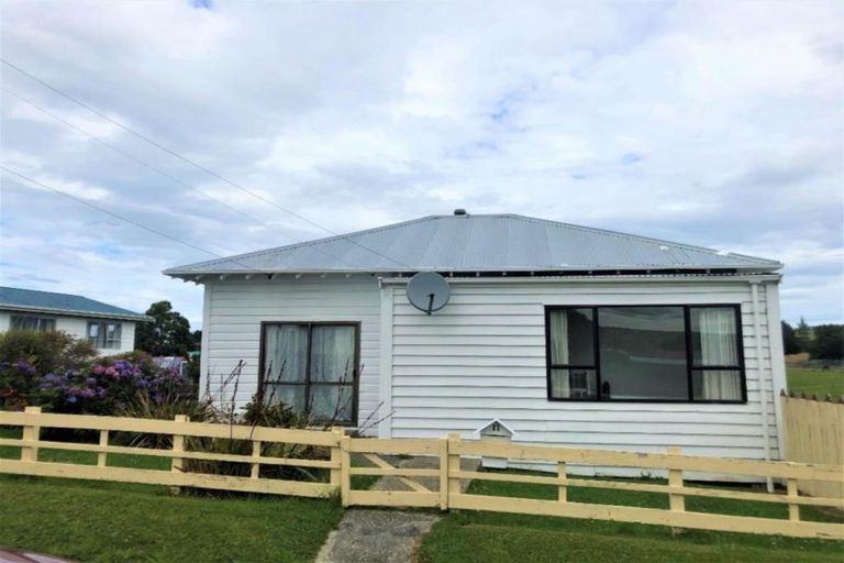 Photo of property in 11 Keatoa Terrace, Owaka, 9535