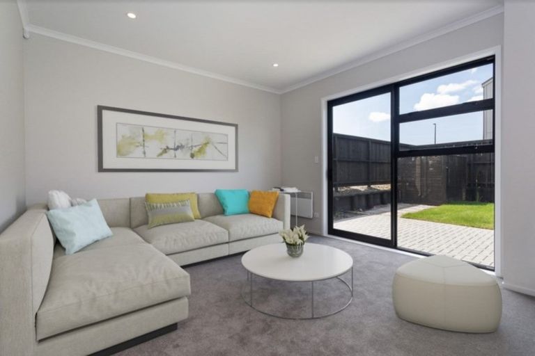 Photo of property in 21 Wai Place, One Tree Point, 0118