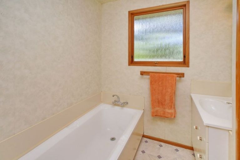 Photo of property in 3 Parsonage Road, Woodend, 7610