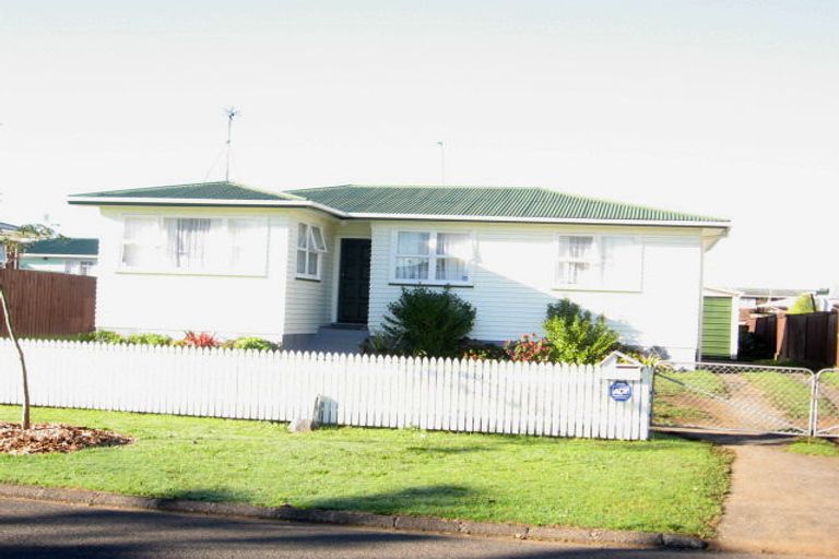 Photo of property in 3 Bettina Place, Manurewa, Auckland, 2102