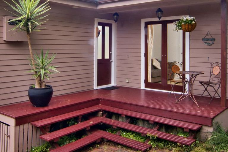 Photo of property in 48 Minnehaha Avenue, Titirangi, Auckland, 0604