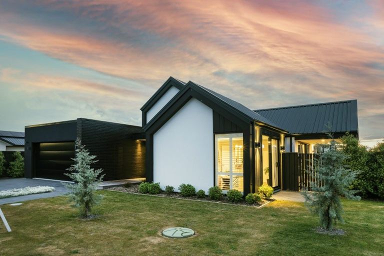 Photo of property in 215 Cavendish Road, Casebrook, Christchurch, 8051