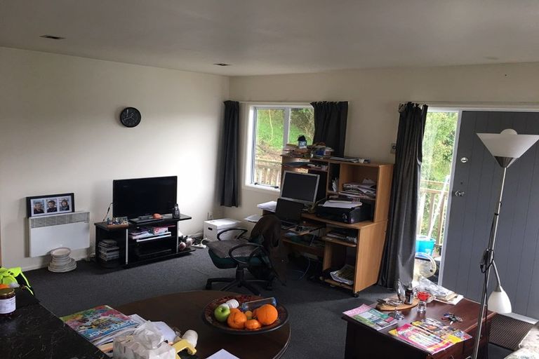 Photo of property in 26a Redwood Avenue, Tawa, Wellington, 5028