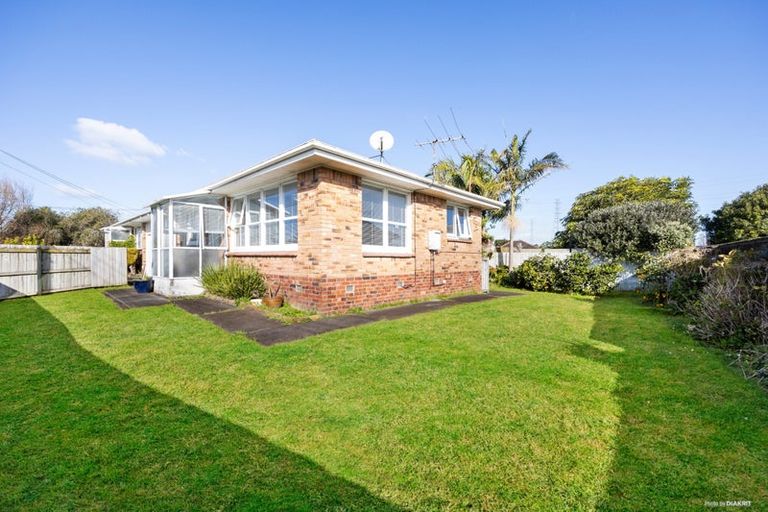 Photo of property in 2/2 Paul Place, Pakuranga, Auckland, 2010
