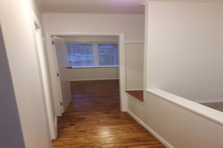 Photo of property in 37 Tremewan Street, Tawa, Wellington, 5028