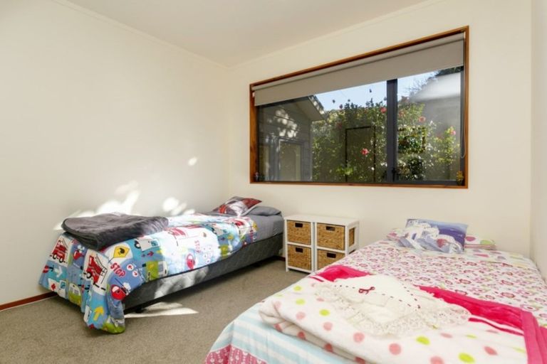Photo of property in 22 Ewing Grove, Acacia Bay, Taupo, 3330
