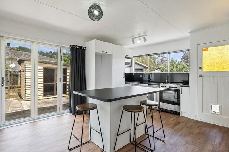 Photo of property in 88 Norana Road, Timberlea, Upper Hutt, 5018