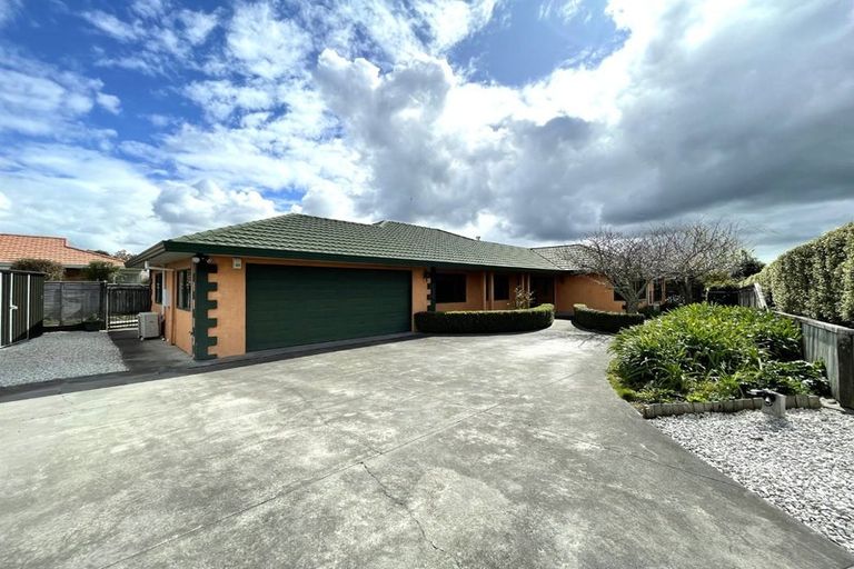 Photo of property in 13 Kingsgate Row, Havelock North, 4130