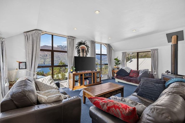 Photo of property in 5 Arawata Terrace, Fernhill, Queenstown, 9300