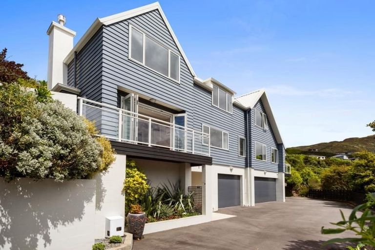 Photo of property in 14 Cavalry Close, Crofton Downs, Wellington, 6035