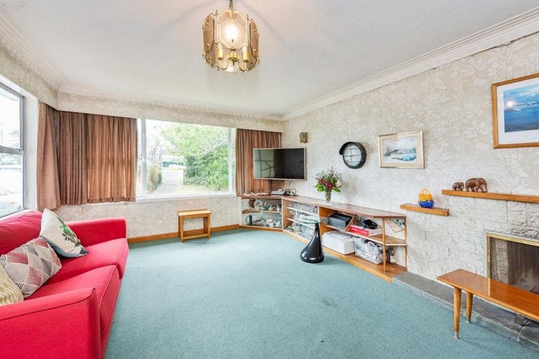 Photo of property in 302 Lincoln Road, Henderson, Auckland, 0610