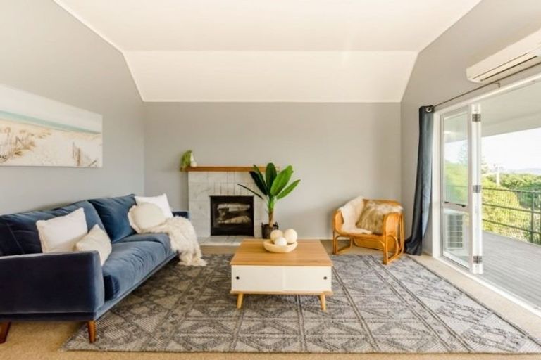 Photo of property in 18 Kohutuhutu Road, Raumati Beach, Paraparaumu, 5032