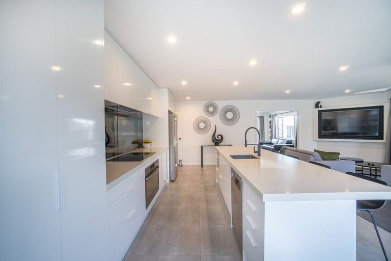 Photo of property in 10 Atlantic Drive, Fitzherbert, Palmerston North, 4410