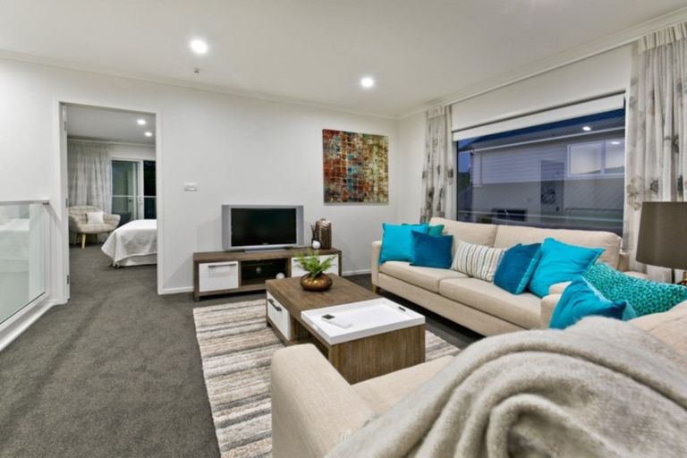Photo of property in 5 Tuatini Place, Long Bay, Auckland, 0630