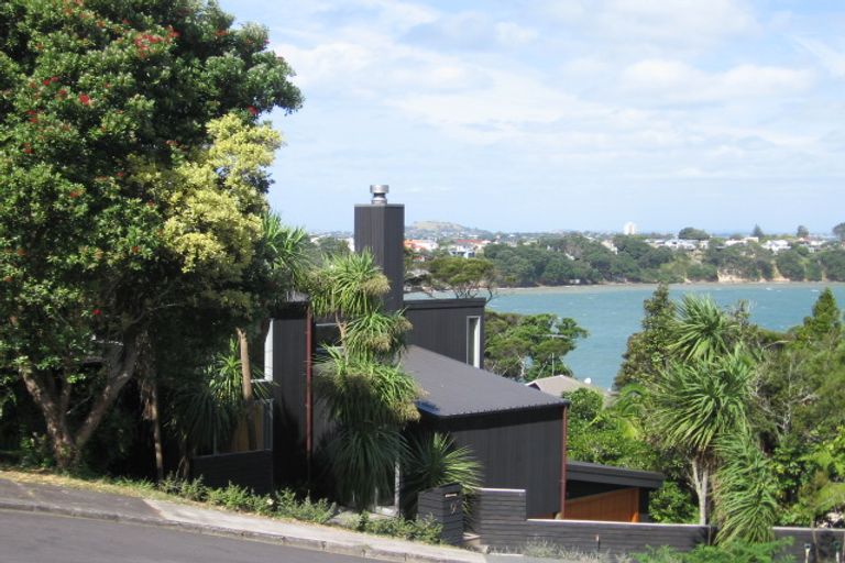 Photo of property in 9 Peregrine Place, Birkenhead, Auckland, 0626