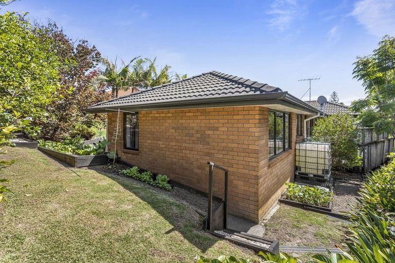 Photo of property in 61 Motutapu Avenue, Manly, Whangaparaoa, 0930