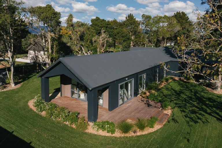 Photo of property in 31 Muhunoa Road East, Ohau, Levin, 5570