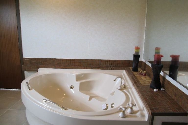 Photo of property in 113 Beach Road, Castor Bay, Auckland, 0620