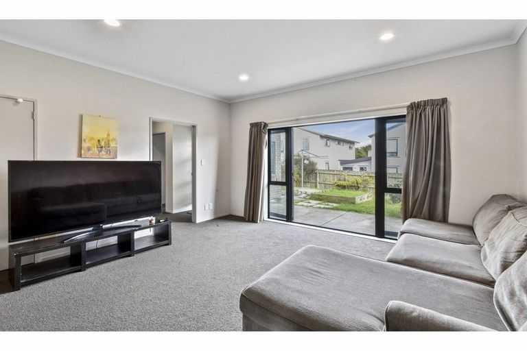 Photo of property in 22 Kaimoana Street, Weymouth, Auckland, 2103