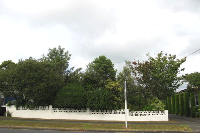 Photo of property in 49 Sunnynook Road, Forrest Hill, Auckland, 0620
