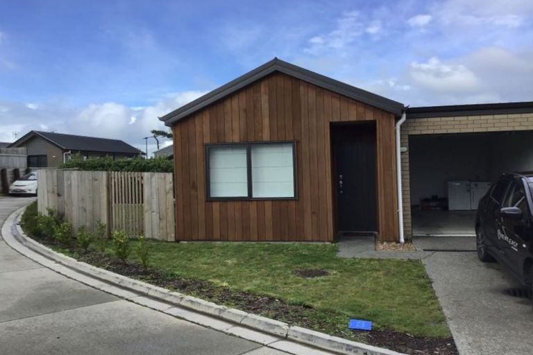 Photo of property in 2/21 Onukutara Place, Huntington, Hamilton, 3281