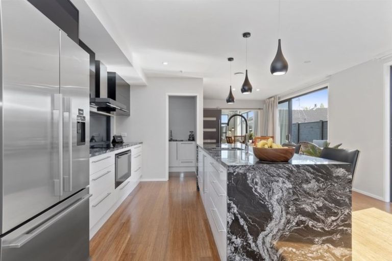 Photo of property in 15 Makura Drive, Papamoa Beach, Papamoa, 3118