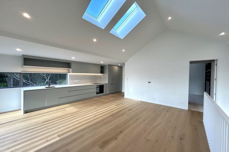 Photo of property in 93a Verran Road, Birkenhead, Auckland, 0626