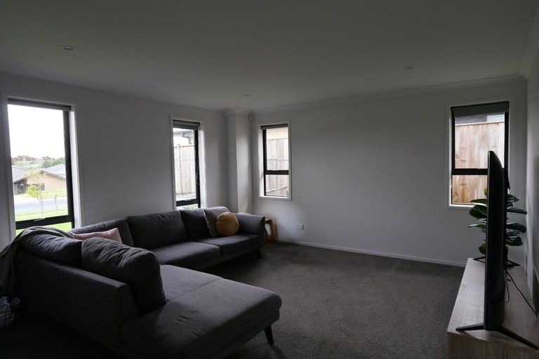 Photo of property in 8 Parkgrove Crescent, Pokeno, 2402