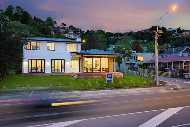 Photo of property in 1 Te Awakura Terrace, Mount Pleasant, Christchurch, 8081