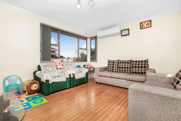 Photo of property in 8 Thompson Terrace, Manurewa, Auckland, 2102