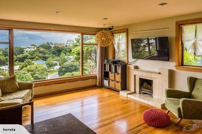 Photo of property in 22 Kiriwai Road, Paremata, Porirua, 5024