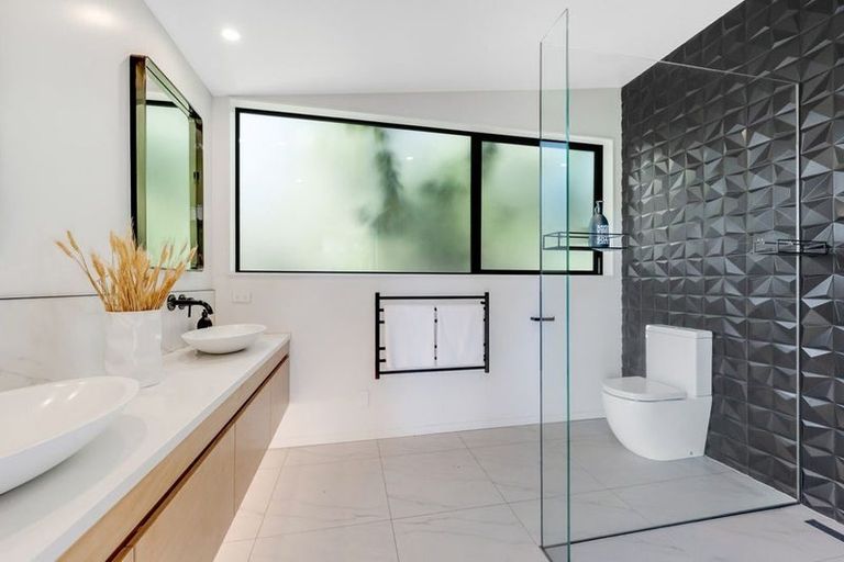 Photo of property in 27 Brownhill Road, Whitford, Manurewa, 2576