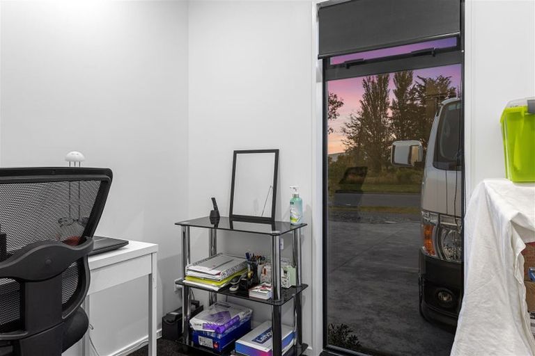 Photo of property in 3 Freeville Place, New Brighton, Christchurch, 8083