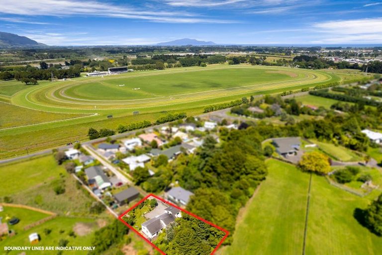 Photo of property in 128 Rahui Road, Otaki, 5512