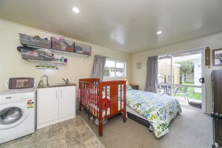 Photo of property in 19 Ashton Place, Highbury, Palmerston North, 4412