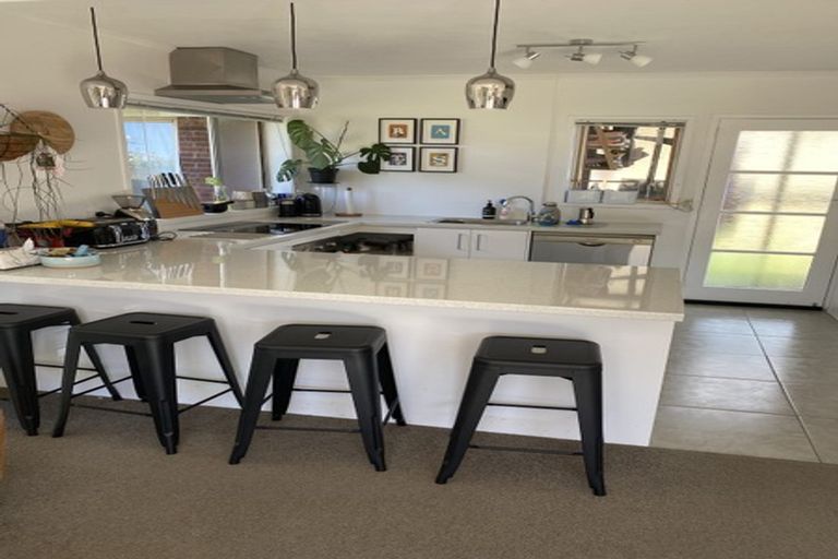 Photo of property in 2/17 Omana Road, Milford, Auckland, 0620