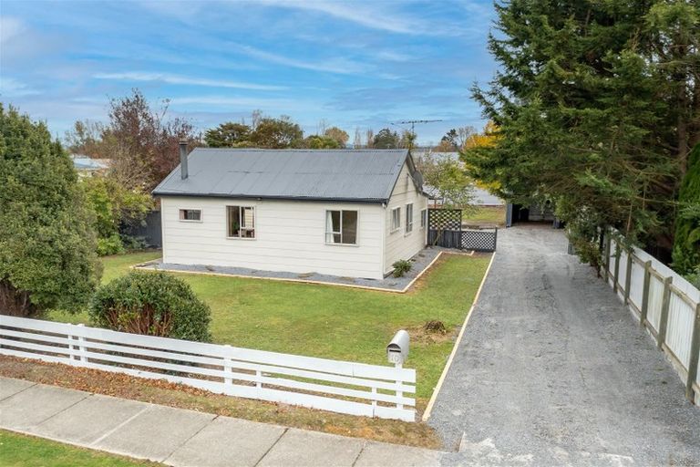 Photo of property in 10 Johnson Street, Milton, 9220