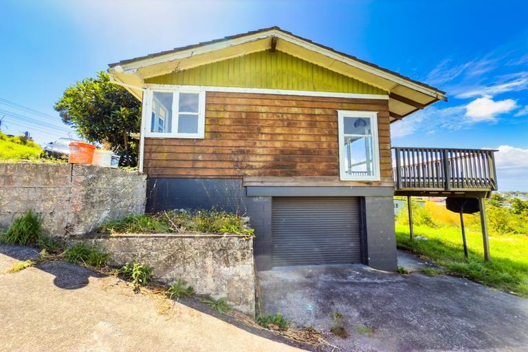 Photo of property in 305 Don Buck Road, Massey, Auckland, 0614