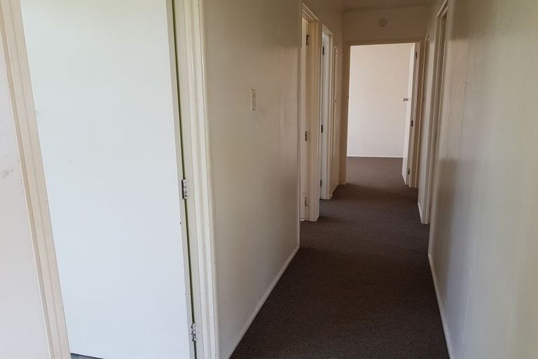 Photo of property in 17 Trinidad Road, Sunnynook, Auckland, 0620