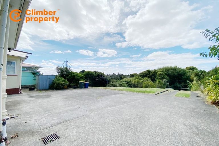Photo of property in 8 Hugh Brown Drive, New Lynn, Auckland, 0600
