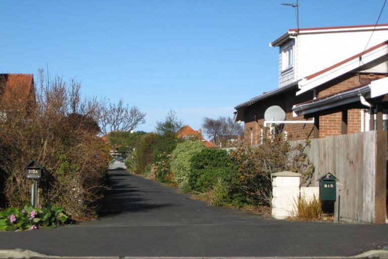 Photo of property in 215 Bay View Road, Saint Clair, Dunedin, 9012