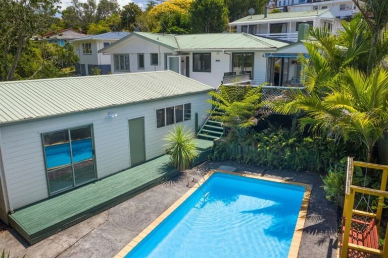 Photo of property in 90 Monarch Avenue, Hillcrest, Auckland, 0627