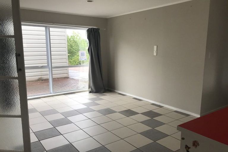 Photo of property in 478 Don Buck Road, Massey, Auckland, 0614