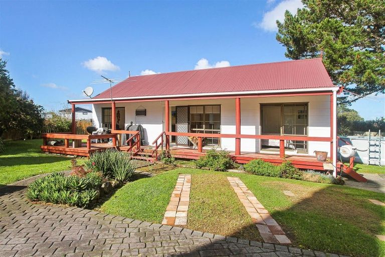 Photo of property in 9 Hosking Place, Clarks Beach, 2122